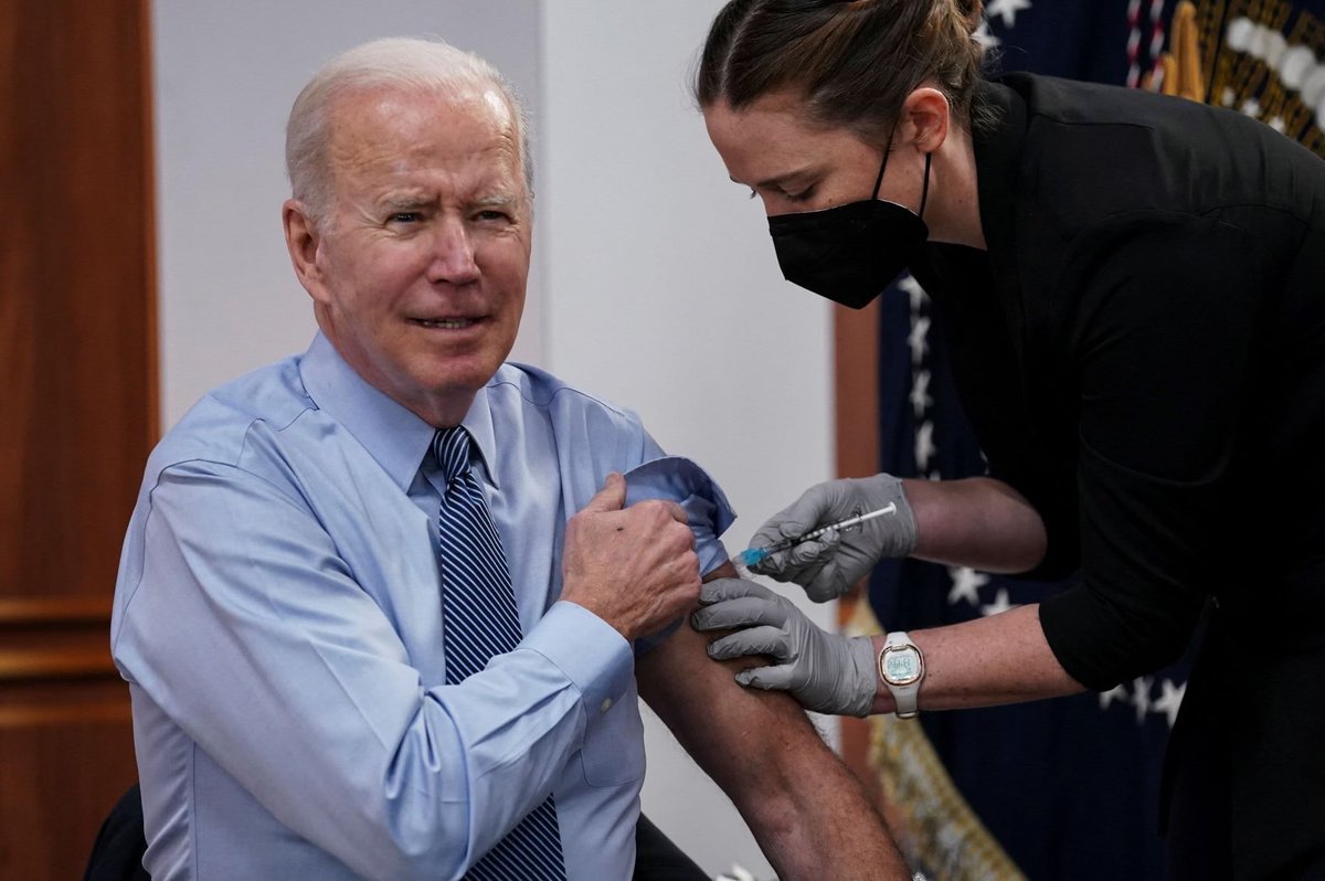 laurenboebert's tweet image. I wonder what could have caused Joe Biden’s rapid physical and cognitive decline? 🤔