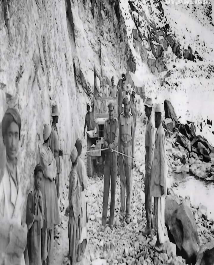 FilmsMim's tweet photo. Old zojila Road https://t.co/bP9dUKw5mF