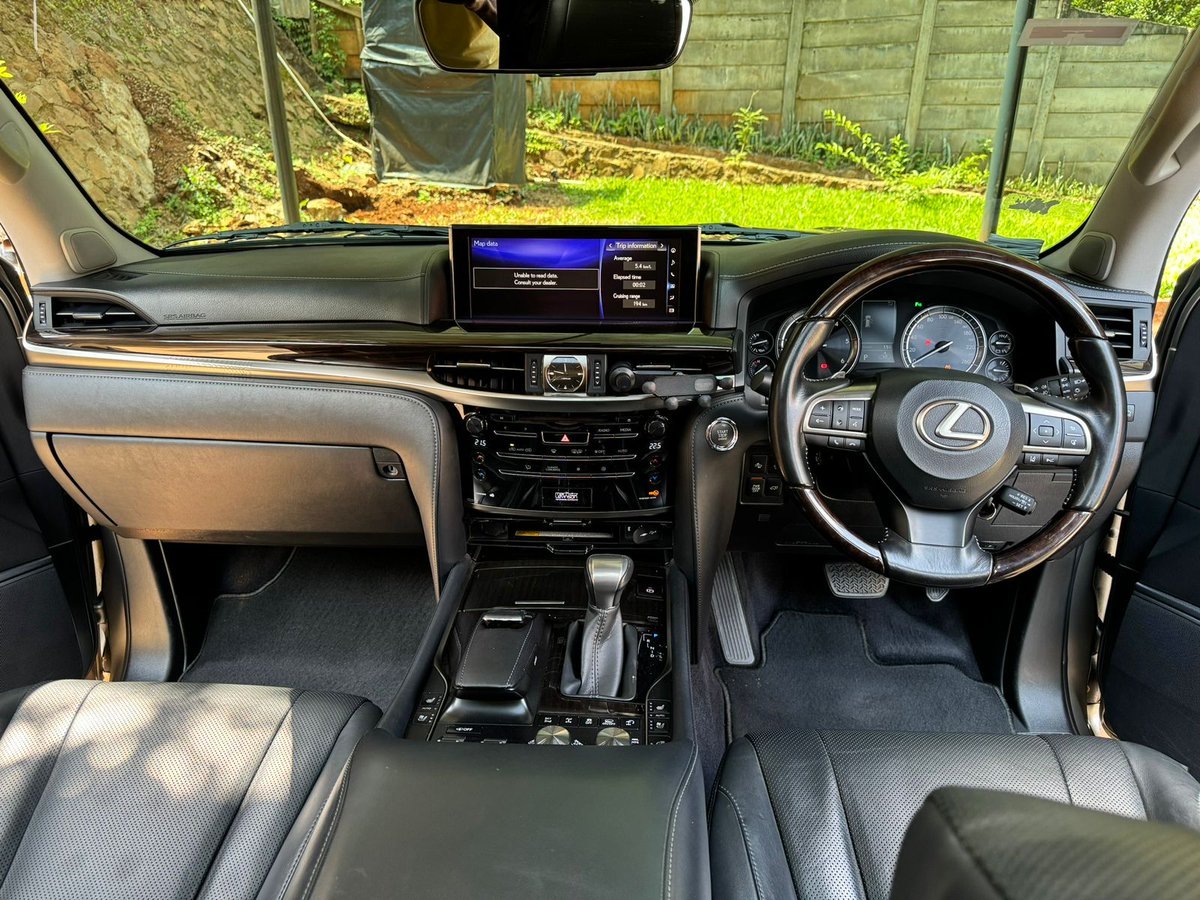EnvogueAuto's tweet photo. For sale 

2017 Lexus LX 450d
4500cc V8 Diesel
28,000kms
Sunroof

15.5M https://t.co/IJU1KXMjOV