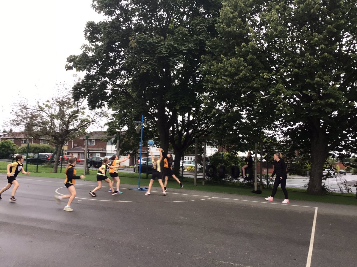 What a great netball tournament! The weather did not stop play ☔️Well done to all the Y5/6 teams. Thankyou again for all the parental support (and umbrellas!). Big thanks to Poulton Primary for organising and refereeing. <a href="/poultonlancelyn/">Poulton Lancelyn</a> <a href="/GaytonPrimary/">Gayton Primary</a>