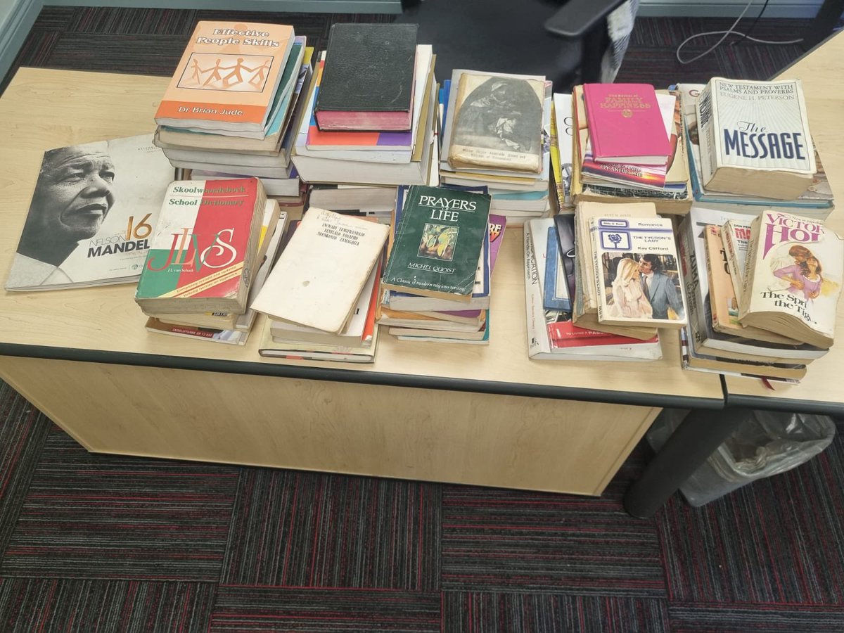 JoburgSpeaker's tweet photo. The Speaker Council in the City of Joburg, Cllr. Margaret Arnolds, expresses her heartfelt gratitude to Shirley, from Lenasia who donated over 50 books to the #ReadForMandela Book Donation Drive. 

Together, #WeServeJoburg. https://t.co/IsIcXJtX2n