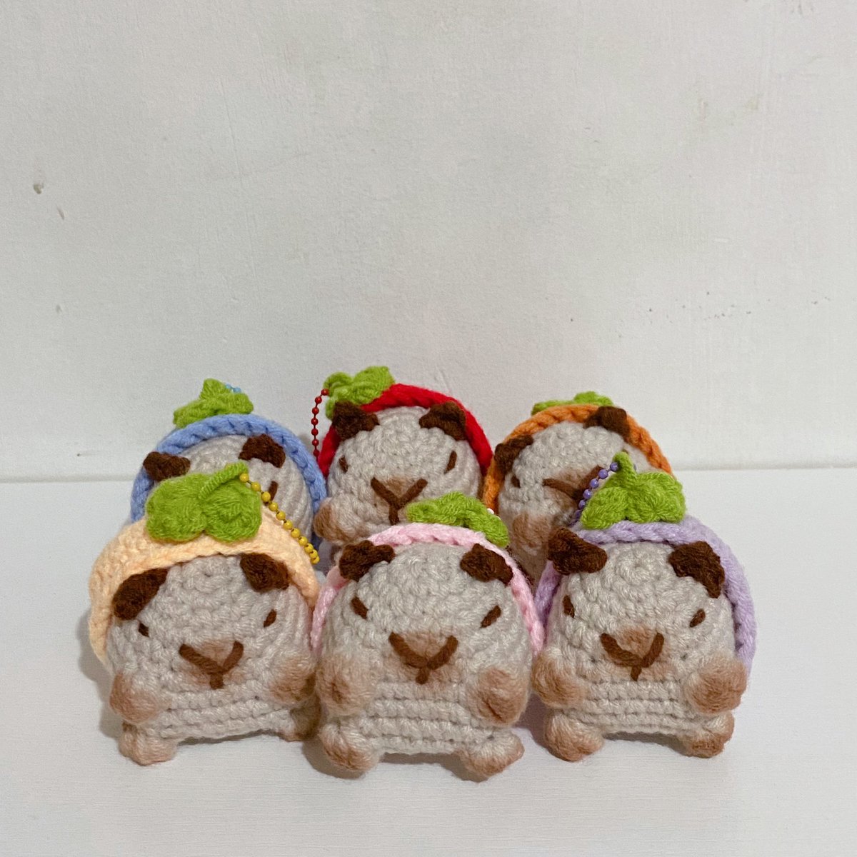 hhozzuu's tweet photo. i started to crochet two months ago and here are my recent works ! : D

they’re going to be in my shopbrik rack/stall ! if there’s enough interest i can open up a pre-order catalogue for online orders : ] https://t.co/1V3zHPsvhS