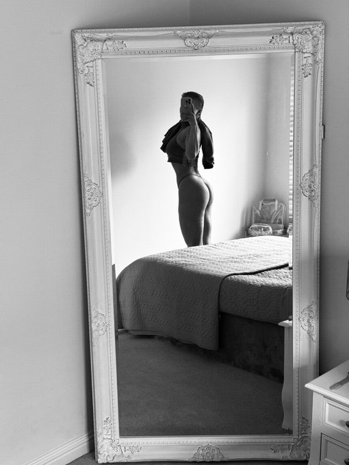 Kiss, Bite or Spank? https://t.co/5eW5WwwC9X