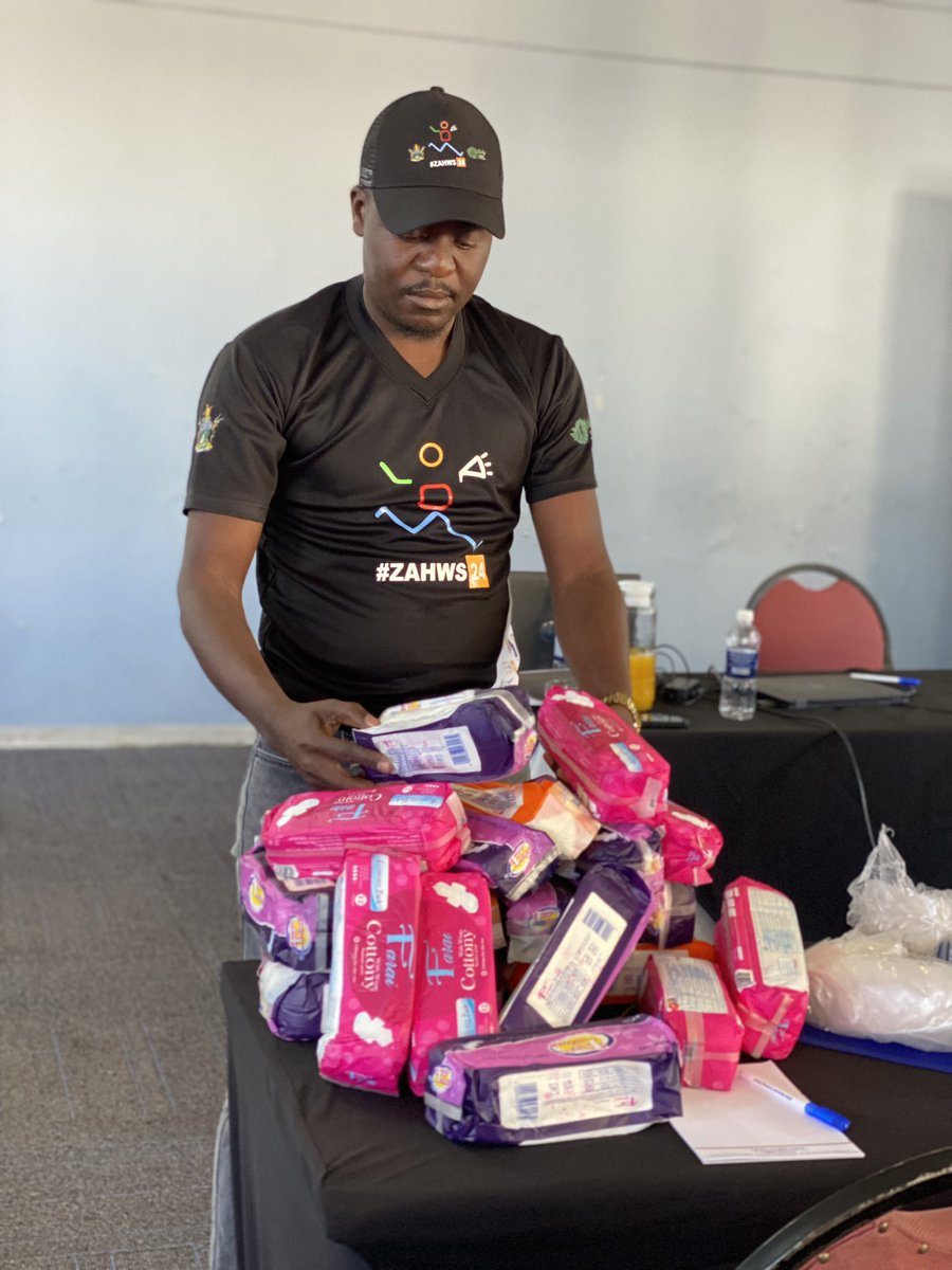 TatendaChi35756's tweet photo. Join Men At NextGeneration in fight against period poverty. Today Received 500 Pads from HodFam .
@UNFPA_Zimbabwe @UNDPZimbabwe @WomensHealthMag @unwomenafrica @MoHCCZim @Aidsfonds
#Endingperiodpoverty
#RestoreDiginity
#MenStandingInGap https://t.co/WDj6ujTsla