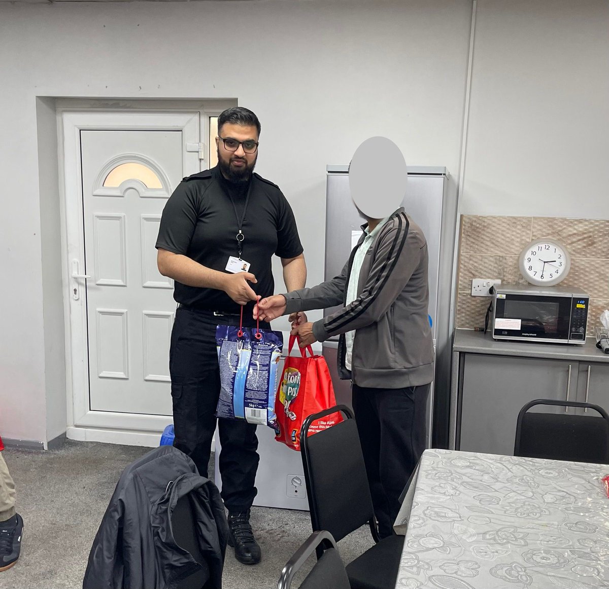 Bradford Stronger Communities Team (@wyp_saferbd) on Twitter photo PC Hanif attended at <a href="/beap_c/">BEAP Community</a> community partnership to engage with the <a href="/menreachingout1/">Men Reaching Out</a> group. BEAP centre development manager Lukman with the help of Salma, created food packs for the DA survivors. PC Hanif was invited to hand out food packs to every participant of the MRO group. PC Hanif attended at <a href="/beap_c/">BEAP Community</a> community partnership to engage with the <a href="/menreachingout1/">Men Reaching Out</a> group. BEAP centre development manager Lukman with the help of Salma, created food packs for the DA survivors. PC Hanif was invited to hand out food packs to every participant of the MRO group.