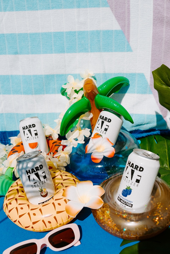 GACrown's tweet photo. Poolside chilling just got a whole lot harder.
Pictured: @hardafseltzer variety pack
#PoolsideChilling #HardAFseltzer #VarietyPack #SummerVibes #RefreshingDrinks https://t.co/7HsD8V3GK6