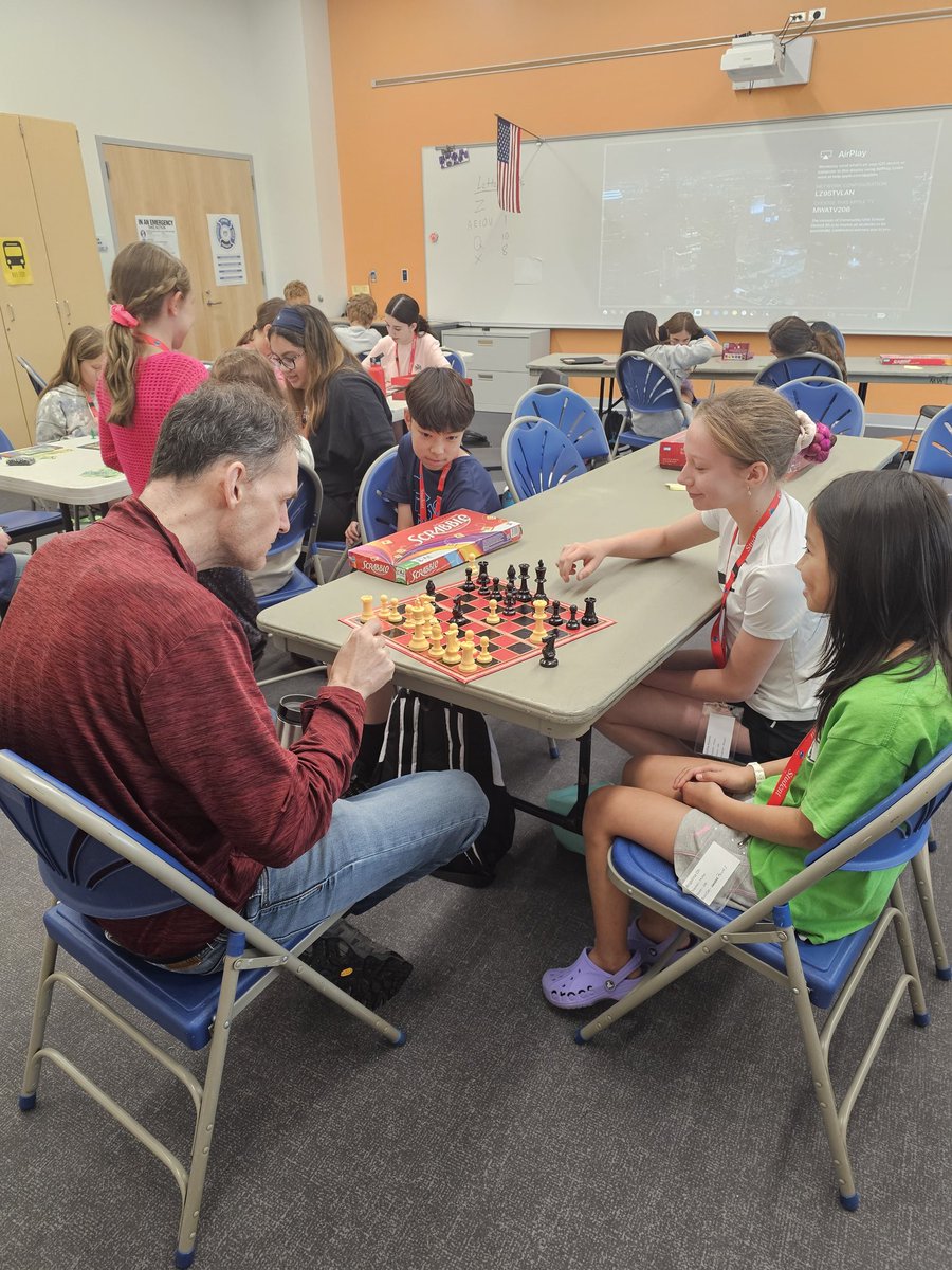 allenaubrey05's tweet photo. Students are testing their strategies against Mr. Multra in Brain Games @LZdistrict95 Summer Semester! #Empower95 @AstallionE @BcrowleyD95 @GalltKelley @JenKallausD95 https://t.co/buCfsOOVRi