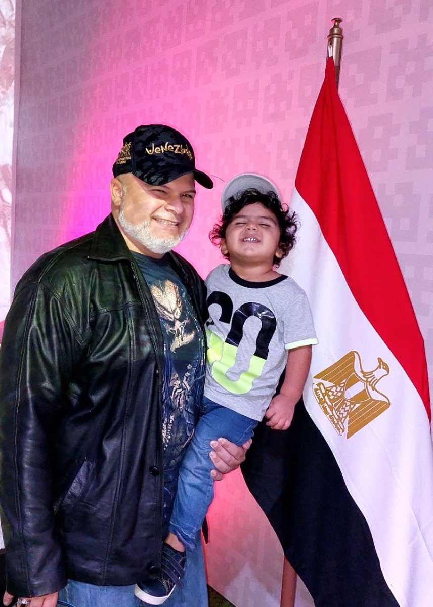 JessPlasencia4's tweet photo. #10Jul🇻🇪🤝🇪🇬Con motivo de conmemorar el Día Nacional de Egipto,nuestro apreciado y excelentísimo embajador @CairotaenCcs tuvo el Honor de presidir Ofrenda Floral ante el Sarcófago de Libertador Simón Bolívar con la presencia de S.E.Yuri Pimentel y Honorables Miembros Diplomáticos https://t.co/Uz3kXXc8p4