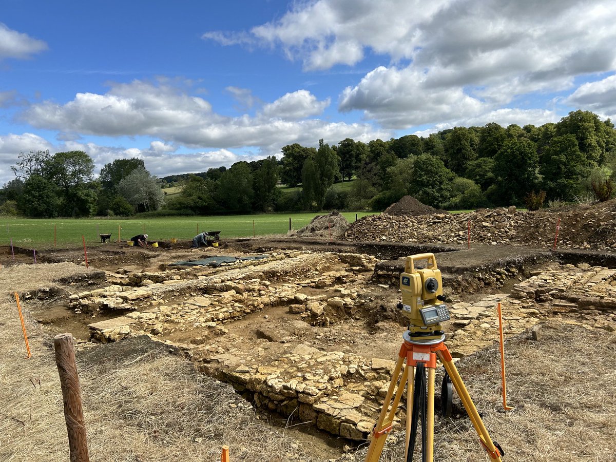 The sun finally coming out as we reach the end of the digging week on the medieval manor.  Been too wet to access the mortar floors in the centre but 3 new walls and trackway added to the plan this week is not a bad tally !