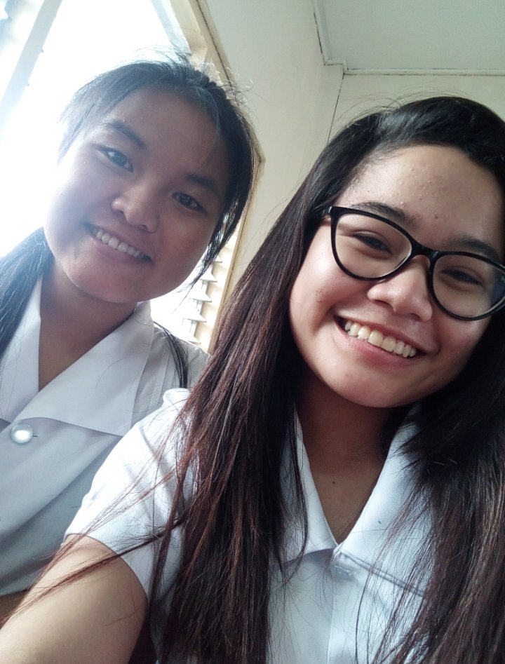 maryemelou's tweet image. my seatmate during my first day of shs at upv to my seatmate on my last day of college, still, at upv. 6 years as your seatmate, pair, partner, tagasaway/akig, and I never regret every single day of it.

thank you, my other half. i love you, to the moon and back.