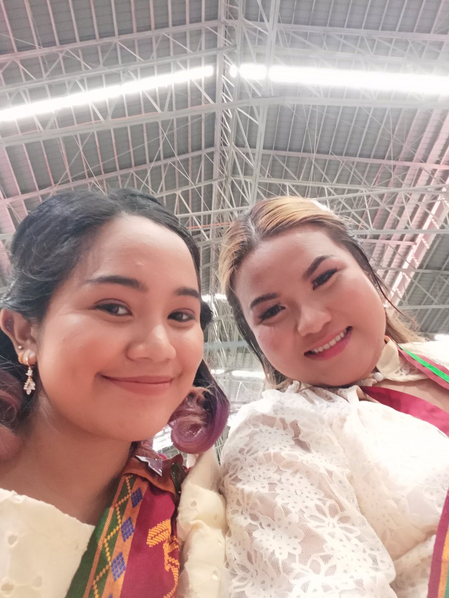 maryemelou's tweet image. my seatmate during my first day of shs at upv to my seatmate on my last day of college, still, at upv. 6 years as your seatmate, pair, partner, tagasaway/akig, and I never regret every single day of it.

thank you, my other half. i love you, to the moon and back.
