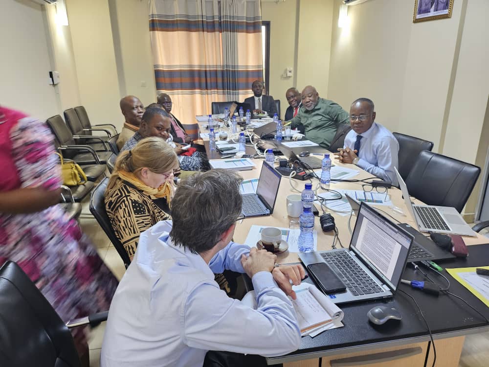 GTCRR1's tweet photo. #CRP 61 analyse le #PRODOC GTCRR ce 11 juillet à Kinshasa https://t.co/WnCJ0lXQvB