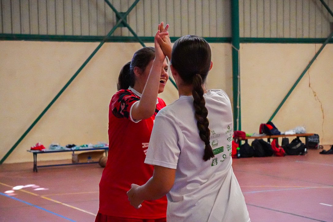 🫶🏼 Una mañana llena de emociones y mucha diversión con las personas del centro ocupacional 😄🏀 

¡Gracias por vuestra visita y por compartir este momento con todos! 👏🏼
#CampusYeste24