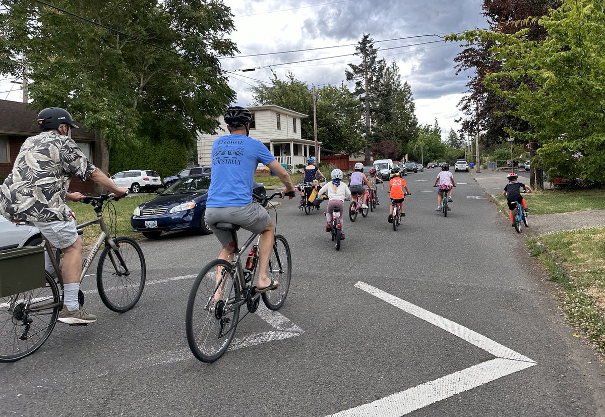 RepKhanhPham's tweet photo. @PBOTinfo @ROSECDC @OregonWalks @crestonpta Families across the state deserve similar investments for safer ways to bike and walk to school. 

The wildly successful Safe Routes to School program established in HB 2017 must be expanded in next year's transportation package to fully meet the statewide need. #orleg #orpol https://t.co/DVRuthPjom