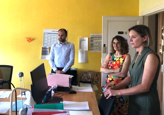 Lors d'une visite à l'UDAF du Tarn, le sous préfet du Tarn et la DDETSPP ont discuté de la politique familiale locale avec la directrice et la Présidente. L'importance du soutien aux familles a été soulignée, renforçant les liens entre l'UDAF et les autorités locales.