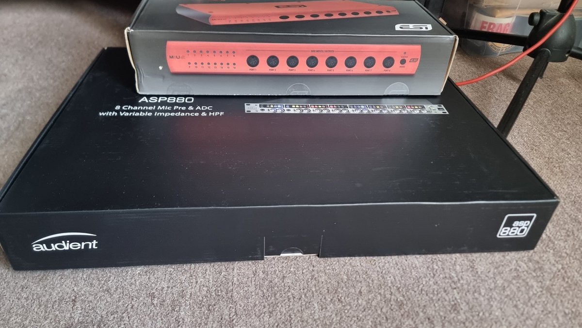 New gear day. <a href="/AudientWorld/">Audient</a> ASP880 and <a href="/ESI_Audio/">ESI Audio</a> M8UeX for the cave. Lovely stuff
