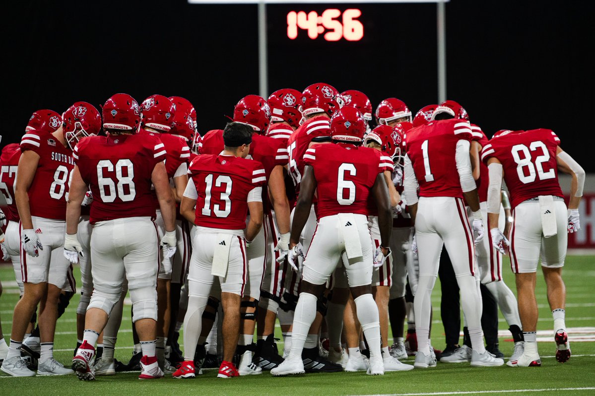 South Dakota Football tweet media