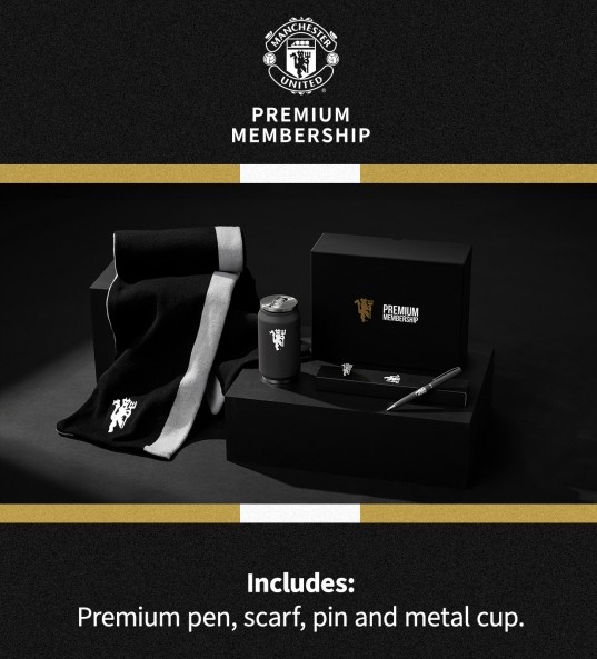 MissHBW21's tweet photo. @ManUtd  I ordered Premium Membership pack which was detailed as shown in the image, but this isn't what I received, aside from the black box! 

I can't find any details on how to return the sub standard and not as expected or advertised products.
How do I get a refund? https://t.co/p1CKcNm6sH