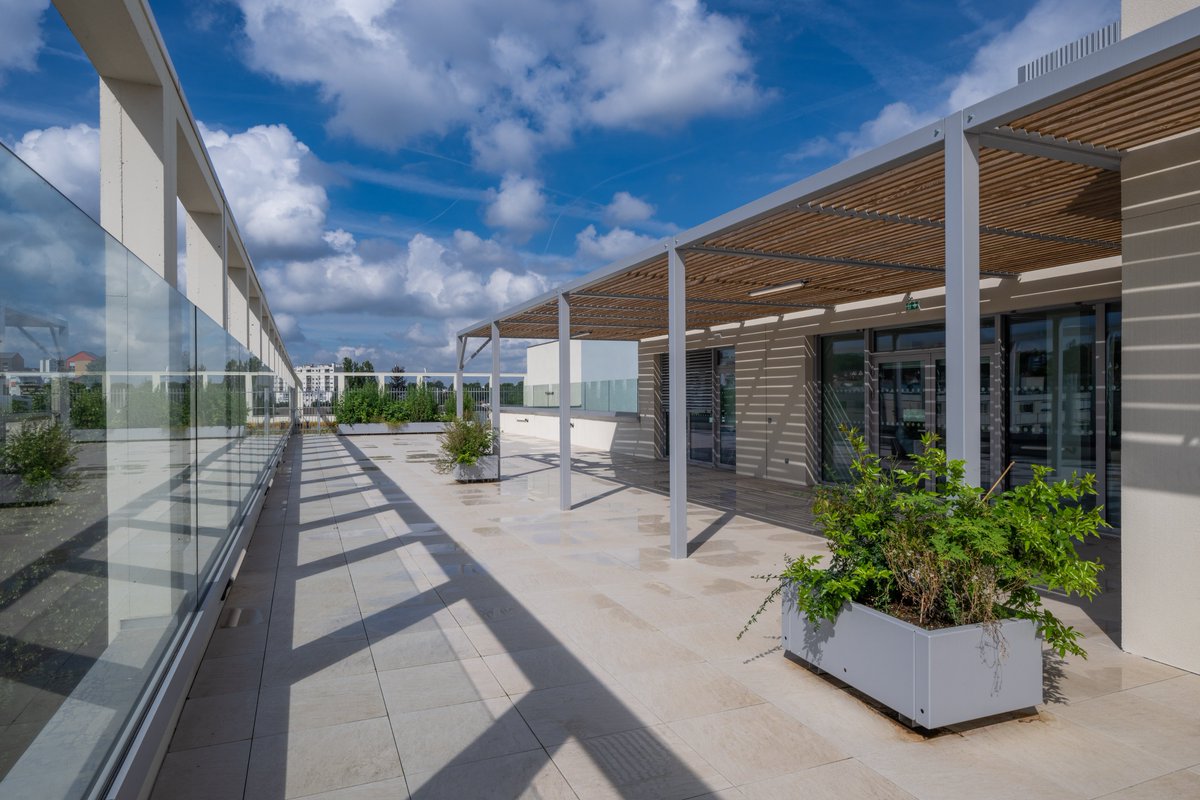 Spiebatignolles's tweet photo. [CŒUR D’OUVRAGE #LieuxDeVie] – Bâtiment dédié aux soins longue durée à l’Hôpital Émile Roux AP-HP à Limeil-Brévannes en service 🏥✅

Spie batignolles ile-de-france signe une nouvelle référence hospitalière pleinement réussie dans le Val-de-Marne !

Infos👉https://t.co/rRQq96Qg0v https://t.co/U0IoUZMt66