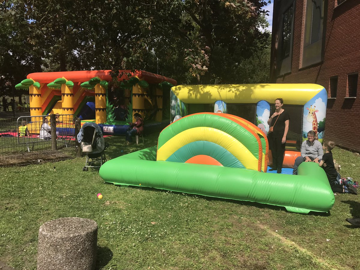 Le #centresocial a proposé une journée d’animation dans le cadre de Nos Quartiers d’été  : une occasion de passer un bon moment en familles et de rencontrer d’autres habitants 🥳#Boisblancs @regionhautdefrance <a href="/lillefrance/">Ville de Lille</a>