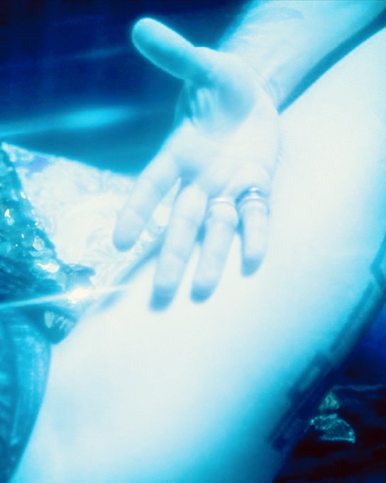 imagina uma cena cheia de fogo e carinho com a Abhiyana, musa da palavra quente e a f&ecirc;mea em m&aacute;xima pot&ecirc;ncia