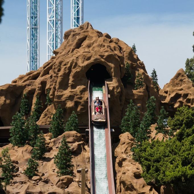 knotts's tweet photo. Happy Birthday to the Timber Mountain Log Ride at Knott's Berry Farm! 🎉🌊 Join the celebration and enjoy the classic adventure we all love.  #KnottsBerryFarm https://t.co/QqYbue8DzE