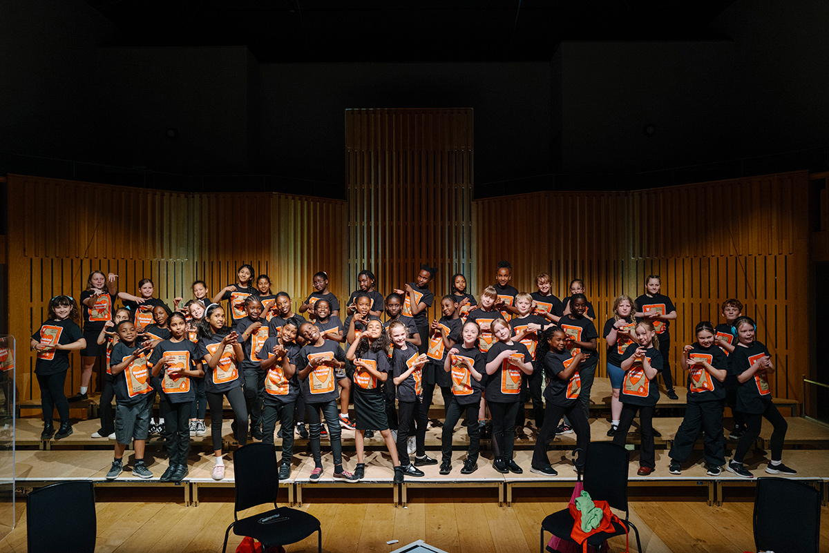 We've fallen down the rabbit hole 🫢🐇🫖🐛 

Last month, hundreds of children from 32 primary schools joined us across a week for Wonderland Restored – based upon @Will_Todd_Music's opera of Alice’s Adventures in Wonderland.

Here, it's the choir of In Harmony Opera North's turn