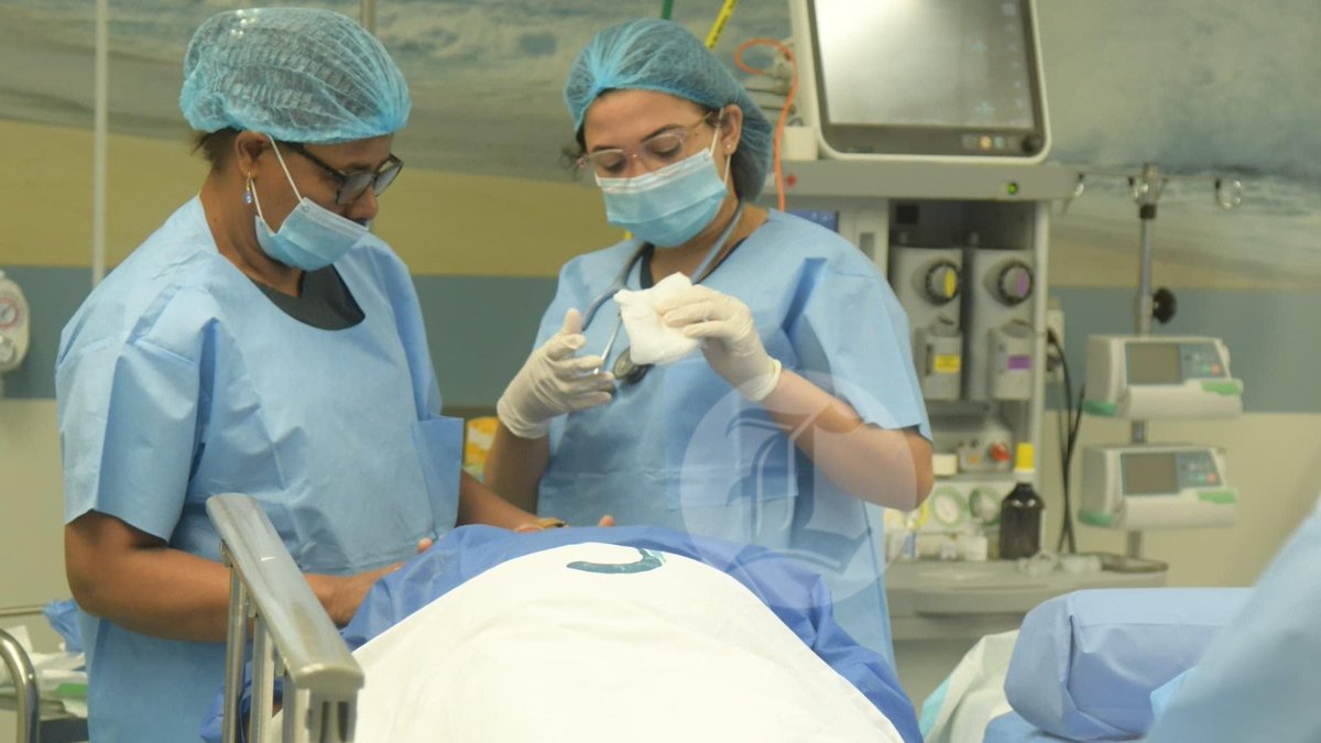 Ciudad Sanitaria Luis Eduardo Aybar pone en funcionamiento su primer quirófano

🔗listindiario.com/la-republica/s…

Fotos: José Alberto Maldonado / LD 

#ListínDiario