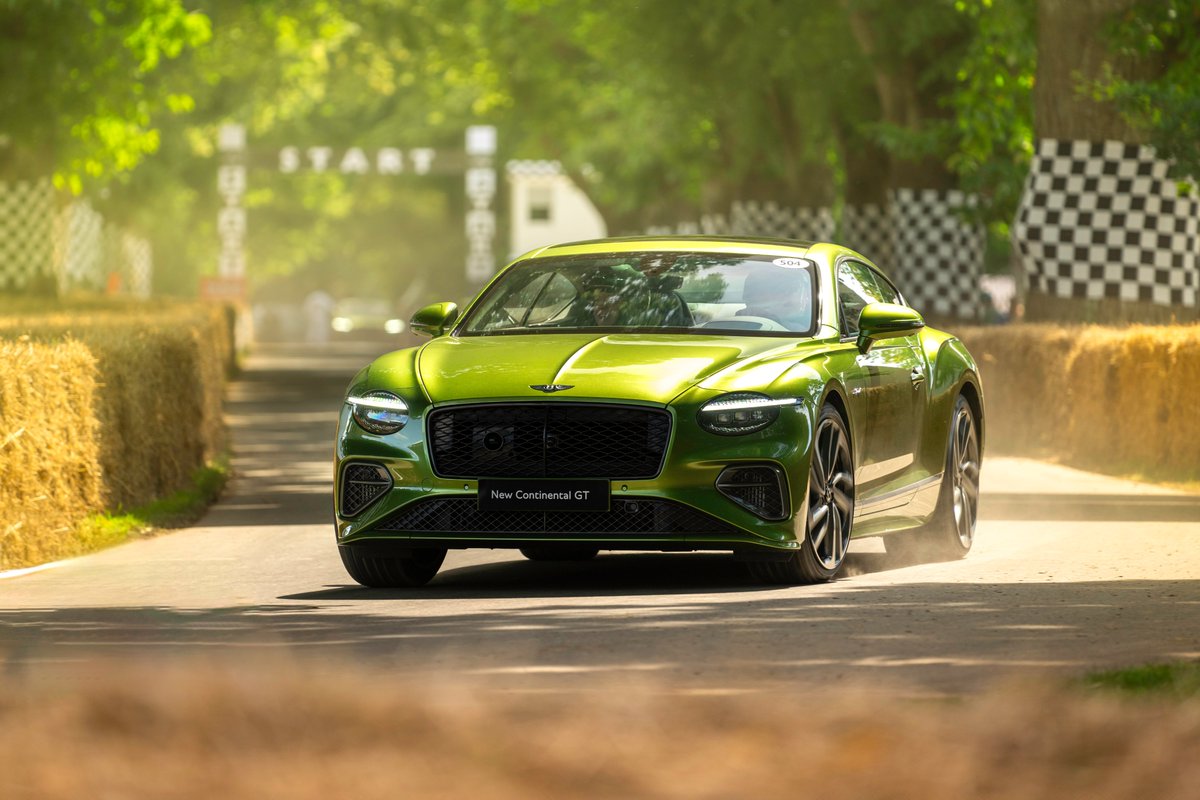 The new, fourth-generation #ContinentalGT Speed made its global public debut today – both on the hillclimb and in a unique ‘underwater’ display - supporting this year’s <a href="/fosgoodwood/">Goodwood FOS</a> and its theme of “Horseless to Hybrid - Revolutions in Power”. #fos

More: bentleymedia.com/en/newsitem/16…