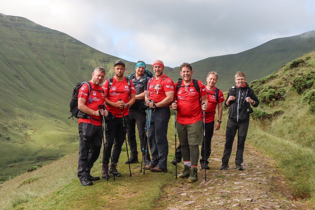 5in55's tweet image. 04:30 day 4 of the #bikeboatboot challenge for @tyhafan. Our bodies and minds were tired. But this was the final day! And to start we had a 8 mile hike up from Brecon and between Cribyn and Fan-y-Big. 1657 feet climb that took 3 hours 17 mins.