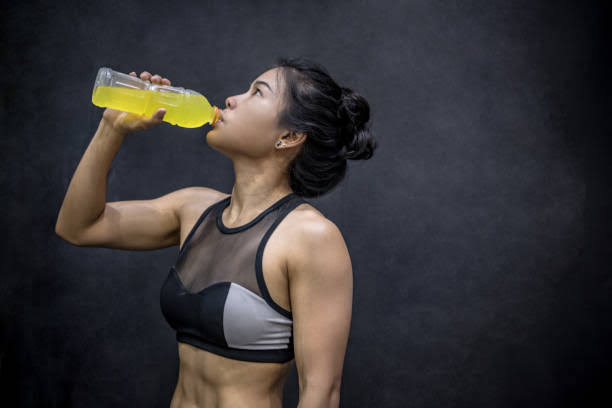 egbon_faith's tweet photo. ENERGY DRINK: IS IT GOOD FOR YOU?🤔🤔
A thread🧵🧵

1/
Energy drinks are beverages that contain a large amount of caffeine and sugars, and other legal stimulants such as guarana, taurine and L-carnitine.
These drinks are taken by people to increase alertness, give extra energy, https://t.co/v1wERKEQEC