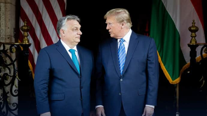 RpsAgainstTrump's tweet photo. Wannabe dictator Donald Trump meeting Viktor Orban in Mar-a-Lago today, a few days after he met with Vladimir Putin and Xi Jinping (Talking with them about "peace" in Ukraine) should be a much bigger story in my opinion. https://t.co/YJmFMVs9As