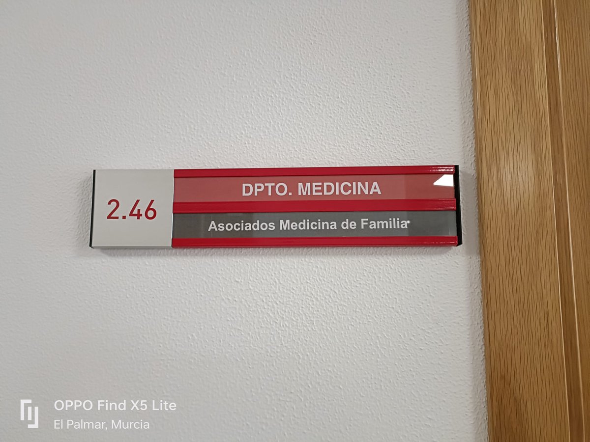 DrWonko's tweet photo. Hoy por el grupo de WhatsApp de asociados, nuestro coordinador nos manda esta foto.
No es solo un cartel, representa años de lucha intentando que la medicina de familia ocupe el lugar que se merece en la Universidad https://t.co/nR9nnq4jsJ