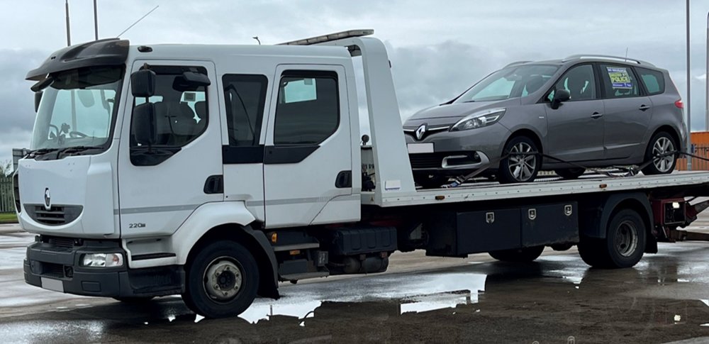 5 police forces worked together today to tackle #UninsuredDriving along the M62.

Operation M62 is the second multi-force one-day operation across UK motorways, led by MIB, and has seen over 180 vehicles stopped and 23 #seized so far today. (1/3)

➡️ ow.ly/mhGr50SzKpu