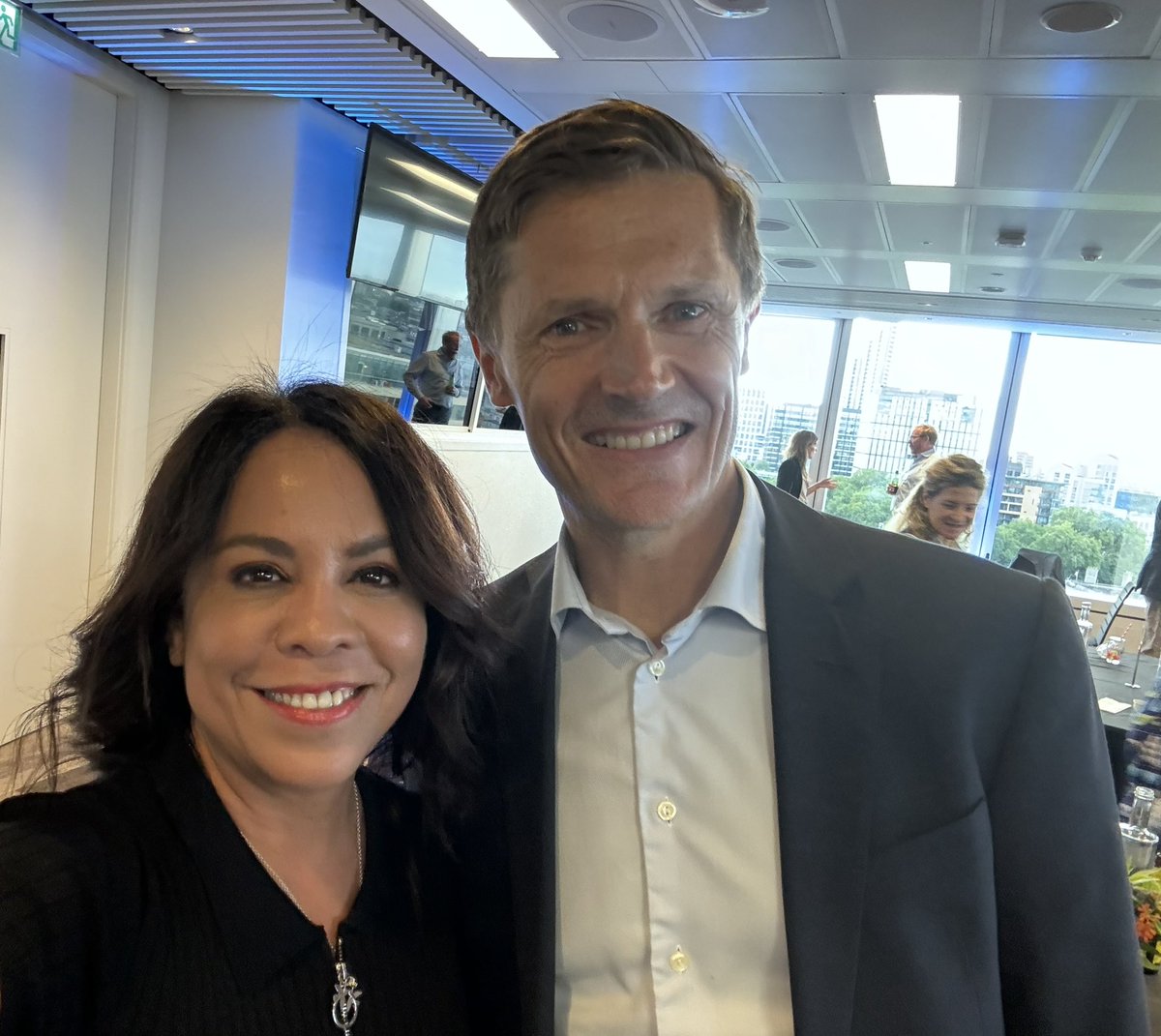 HeydiFoster's tweet photo. It has been great to be in London for a packed two-day @Macquarie session looking at key trends & strategies for corporate & non-profit partnerships. Wonderful to meet the MGF team and fellow grantees for some interesting workshops and insights. @an_cosan #OneGenerationSolution https://t.co/Q2b6v2aYX6