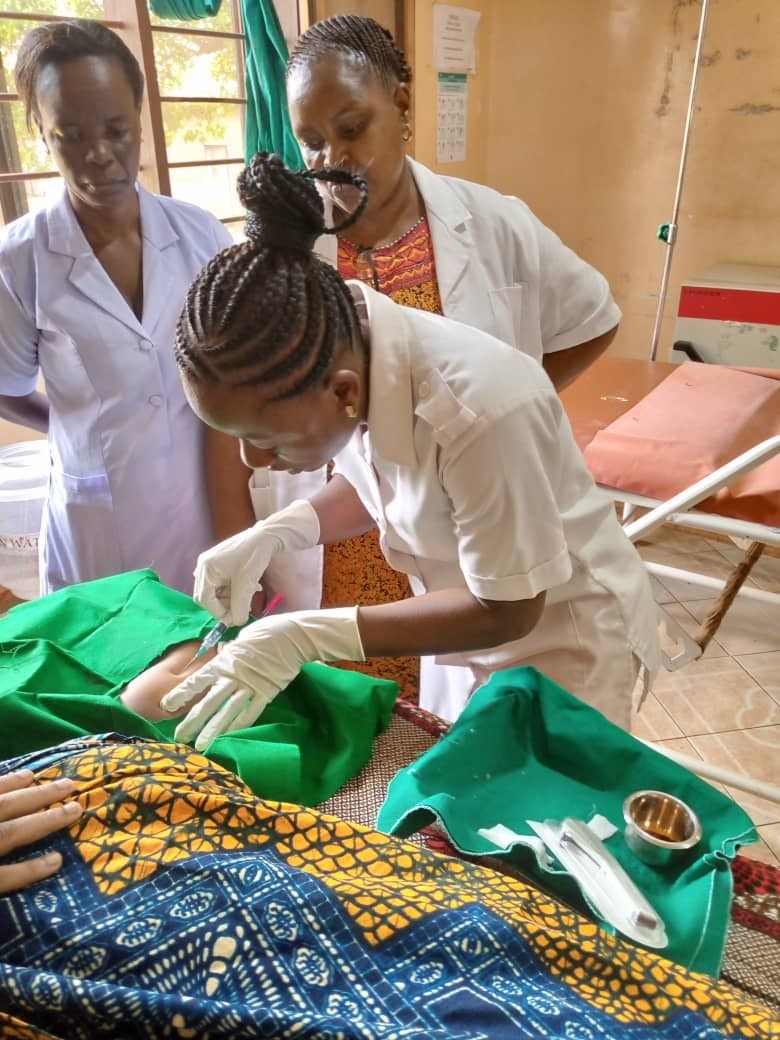 Jhpiego's tweet photo. Use of #PPFP rose from 16% to 42% (2021-2023) in 20 health facilities in Morogoro Health District supported by TCI in partnership with @tanzaniagov. The District has responded with a $5,700 investment to train more nurses on educating couples on this lifesaving #FP intervention. https://t.co/wfenroUUpv