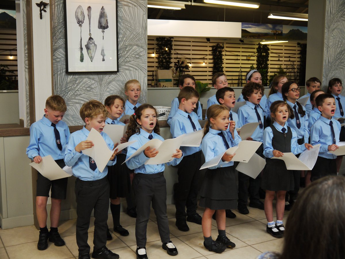 AppleySaintsCE's tweet photo. Our choir loved performing at @GoldenDaysGC this week. The children sang beautifully and were delighted to have some refreshments afterwards! Thankyou for having us. #abasmus @ShevCommunity @WigToday @FriendsPrimary @WN6_Mums https://t.co/3VUj6wwmjr