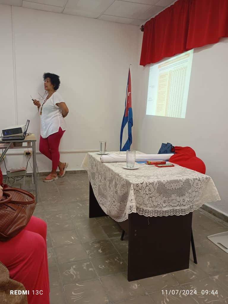 ProsaludPinar's tweet photo. Se desarrolla en el policlinico docente #TurciosLima, Curso/Taller para la implementación de las Guías Alimentarias de las embarazadas y madres que dan de lactar auspiciado por la UNICEF y el INHEM #CubaPorLaVida #PinarXNuevasVictorias #PrevenirEsLaClave #alimentacionsaludable https://t.co/aEKJcxHWFr