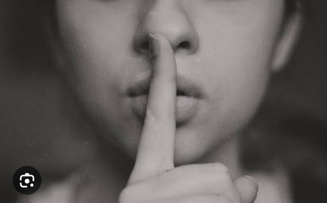 Karen01065451's tweet photo. Quédate en SILENCIO: Cuando alguien te exprese sus emociones. Cuando todos hablan encima de los otros y no te escuchen. Cuando vivas un momento hermoso y sobre todo...Cuando quieras oír la voz de Dios dentro de ti. ❤ https://t.co/SFDWM3K8Us
