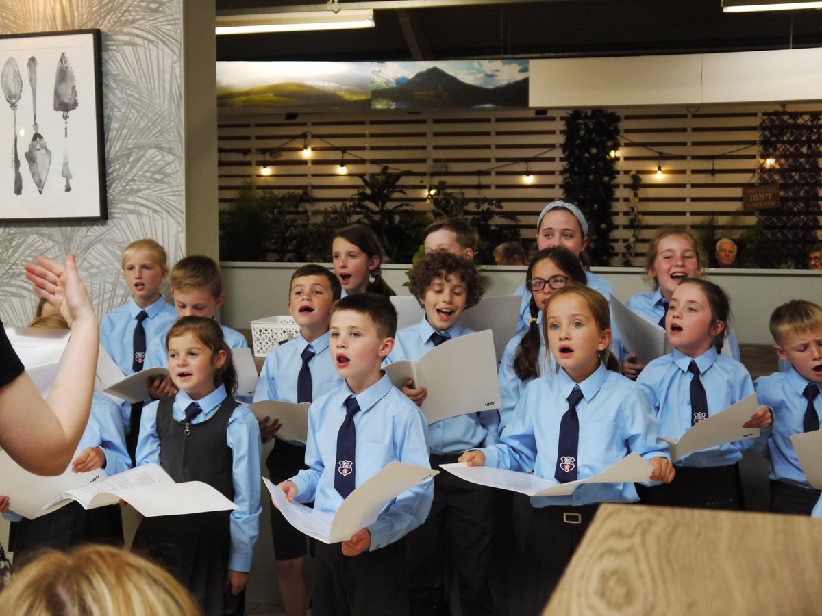AppleySaintsCE's tweet photo. Our choir loved performing at @GoldenDaysGC this week. The children sang beautifully and were delighted to have some refreshments afterwards! Thankyou for having us. #abasmus @ShevCommunity @WigToday @FriendsPrimary @WN6_Mums https://t.co/3VUj6wwmjr