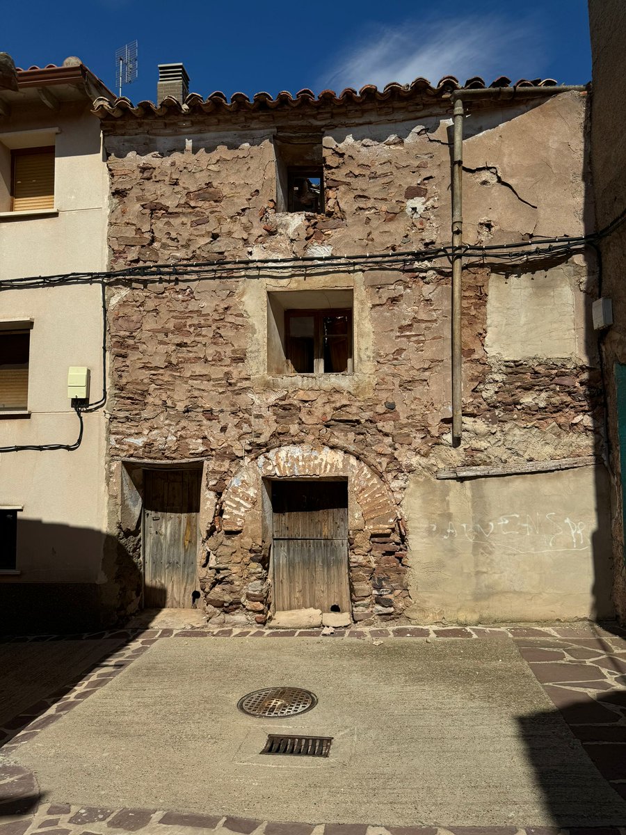 Los4Motocarros's tweet photo. Esperant una vesita al templlo. #Navalta #Adan #Eva #Tabuenca https://t.co/fiM3cagsxp