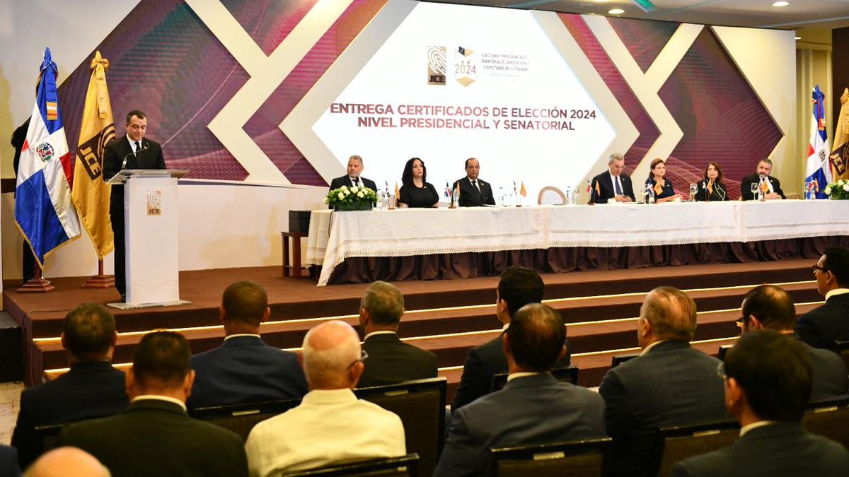 Este ciclo electoral que se cierra en el día de hoy ha sido el fruto de un esfuerzo serio, transparente, honesto y diáfano a cargo de los miembros del Pleno de la Junta Central Electoral y de miles de hombres y mujeres, destacó <a href="/RomnJquez/">Román Andrés Jáquez Liranzo</a>.