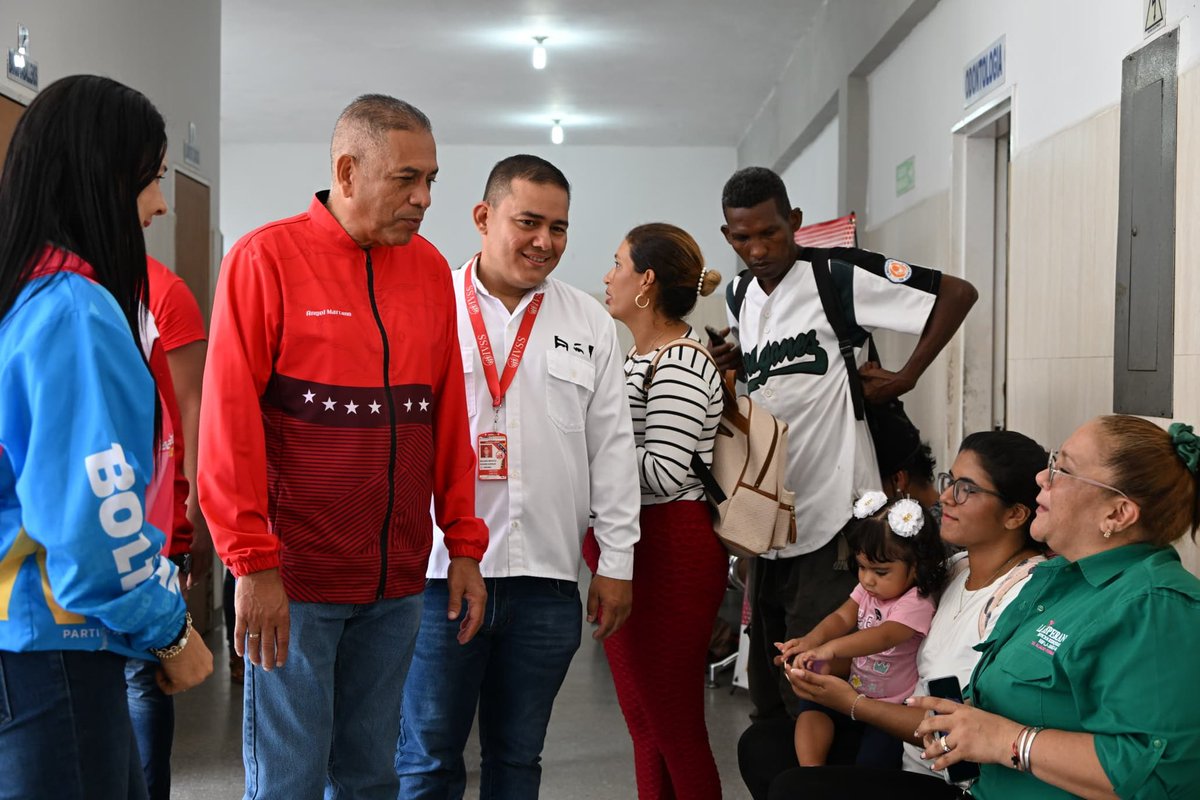 amarcanopsuv's tweet photo. Misión Sonrisa  en BOLÍVAR: 
Llevamos 2400 pacientes, 
más de 4750 prótesis colocadas y seguimos regalándoles alegrías a nuestro pueblo para que siga sonriendo . Gracias @NicolasMaduro por tanto apoyo . https://t.co/is8RL6qQUg
