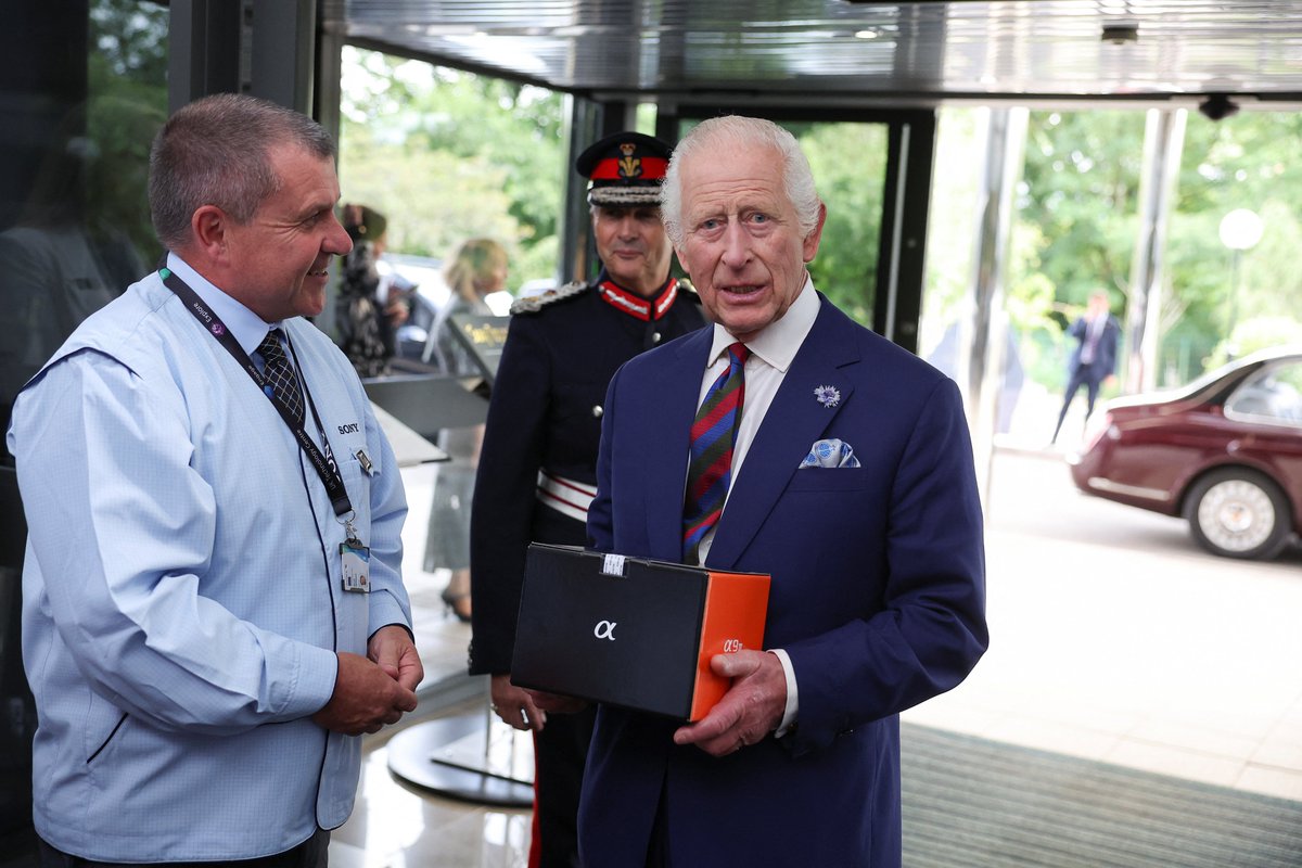 The Royal Family tweet media