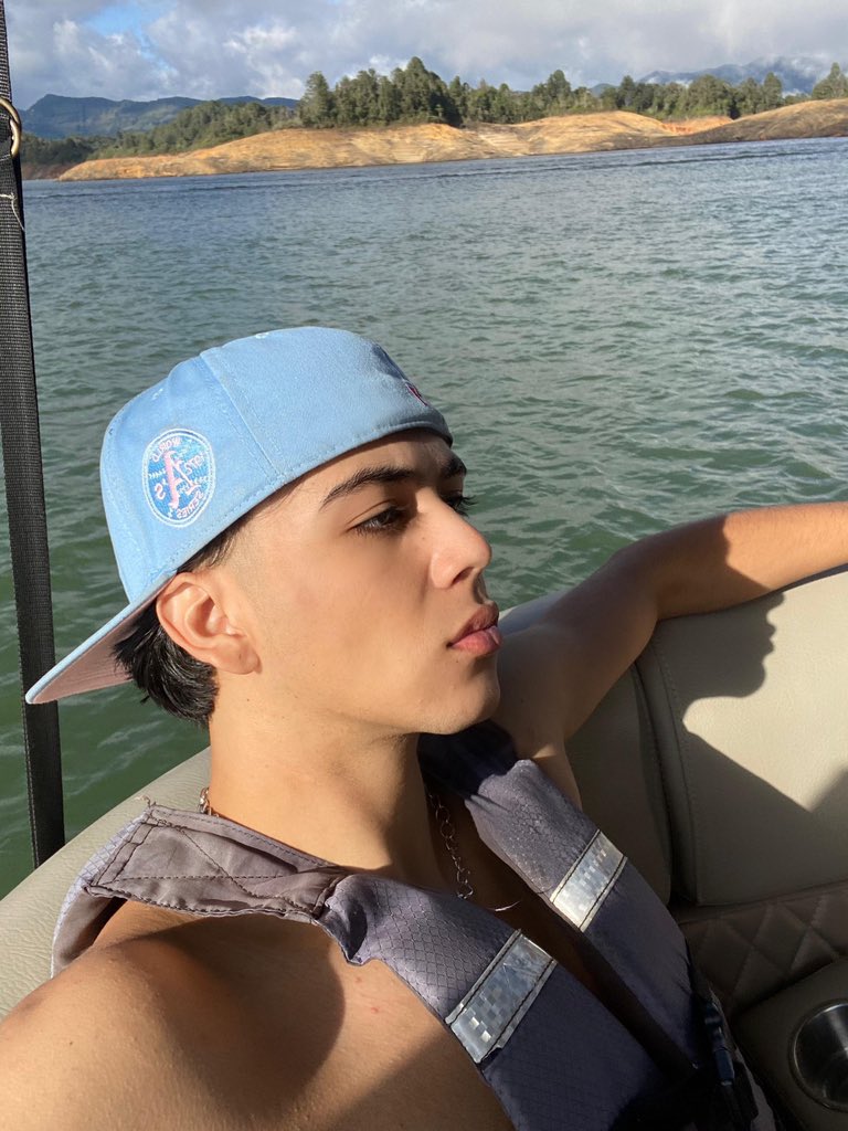 Esteban tweet media