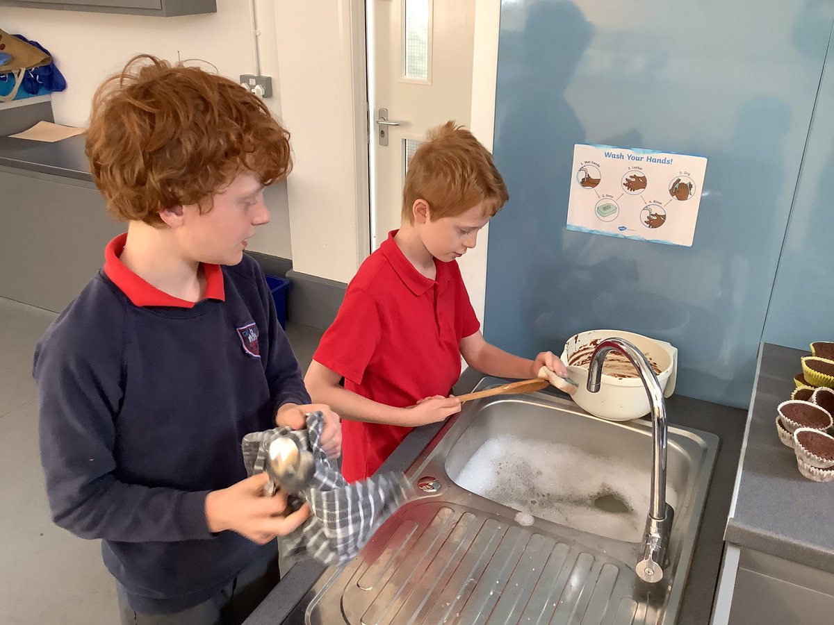 Year 5 spent the afternoon creating chocolate tiffins! We are looking forward to tasting them tomorrow!