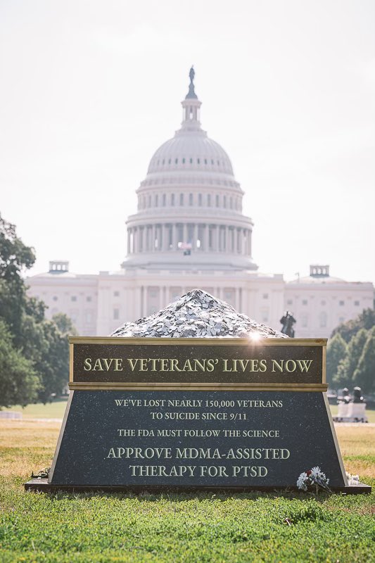 HBveterans's tweet photo. This pile of about 150,000 dog tags represents the number of #veteran suicides since 9/11. It’s time we support veterans not just with  words but with actions. We urge the FDA to approve MDMA-AT. @WeHeroicHearts https://t.co/aZueo7Tapf