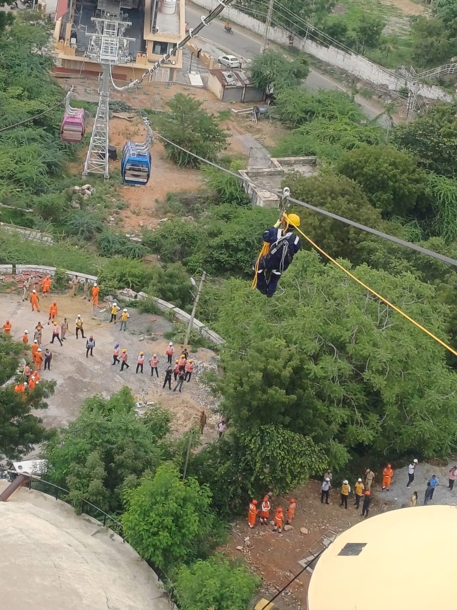 06NDRF's tweet photo. *Proud to Serve and Protect
#JointMockexercise
#CableCarRescue
#11/7/2024
♦️ #Team6NDRF conducted mock exercise jointly with SDRF,Police,Civil Defence, Fire Service &amp; others,on Cable Car Rescue at Nimach Mata Mandir Cable Car Ropeway@Udaipur,Rajashthan to enhance response skills https://t.co/XY55dvmyC6