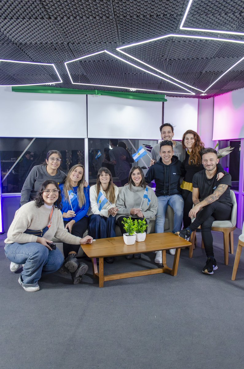 ¡Que buen equipo pegamos en el streaming de los domingos! 🗣️

💻🎙️ Una Multimedios