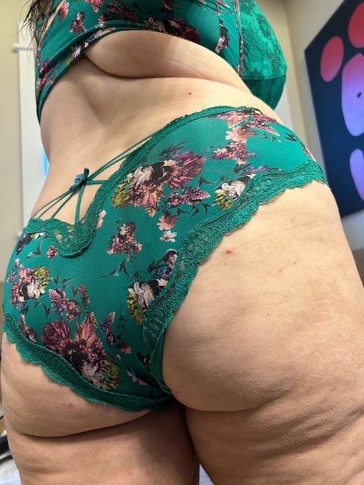 Happy Thursday. I hope it&rsquo;s good to you. #mombod #thickandhappy #curvy #milf #pawg #bbw #nsfw #poly #thickchickthursday<a href="/tag/mombod"class="tags">#mombod</a><a href="/tag/curvy"class="tags"><span>#curvy</span></a><a href="/tag/inked"class="tags"><span>#inked</span></a><a href="/tag/bbw"class="tags"><span>#bbw</span></a><a href="/tag/pawg"class="tags"><span>#pawg</span></a><a href="/tag/milf"class="tags"><span>#milf</span></a><a href="/tag/nsfw"class="tags"><span>#nsfw</span></a><a href="/tag/tattoogirls"class="tags"><span>#tattoogirls</span></a>